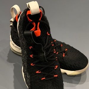 Nike LeBron 15 - Black/Bright Crimson